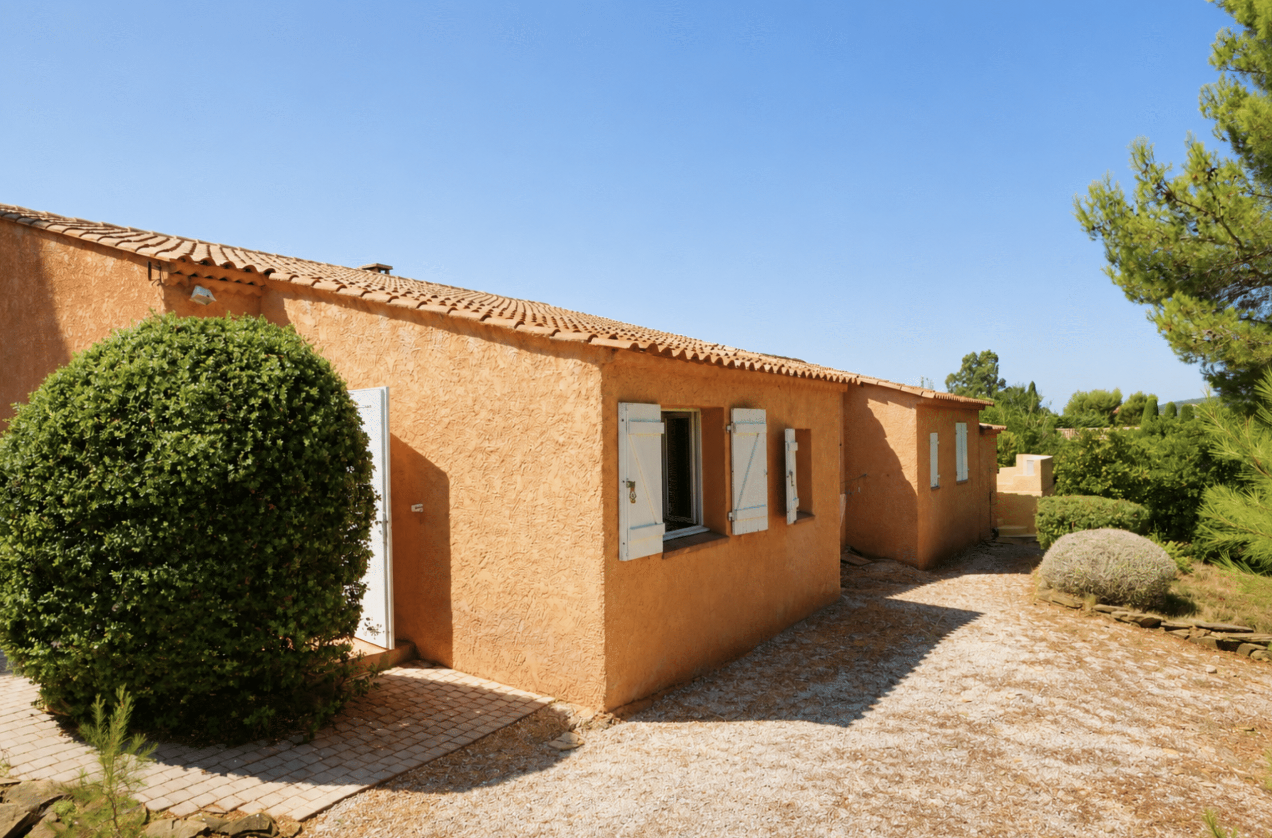 Charmante maison avec grand jardin à vendre à La Cadière-d'Azur — Maison & Vous