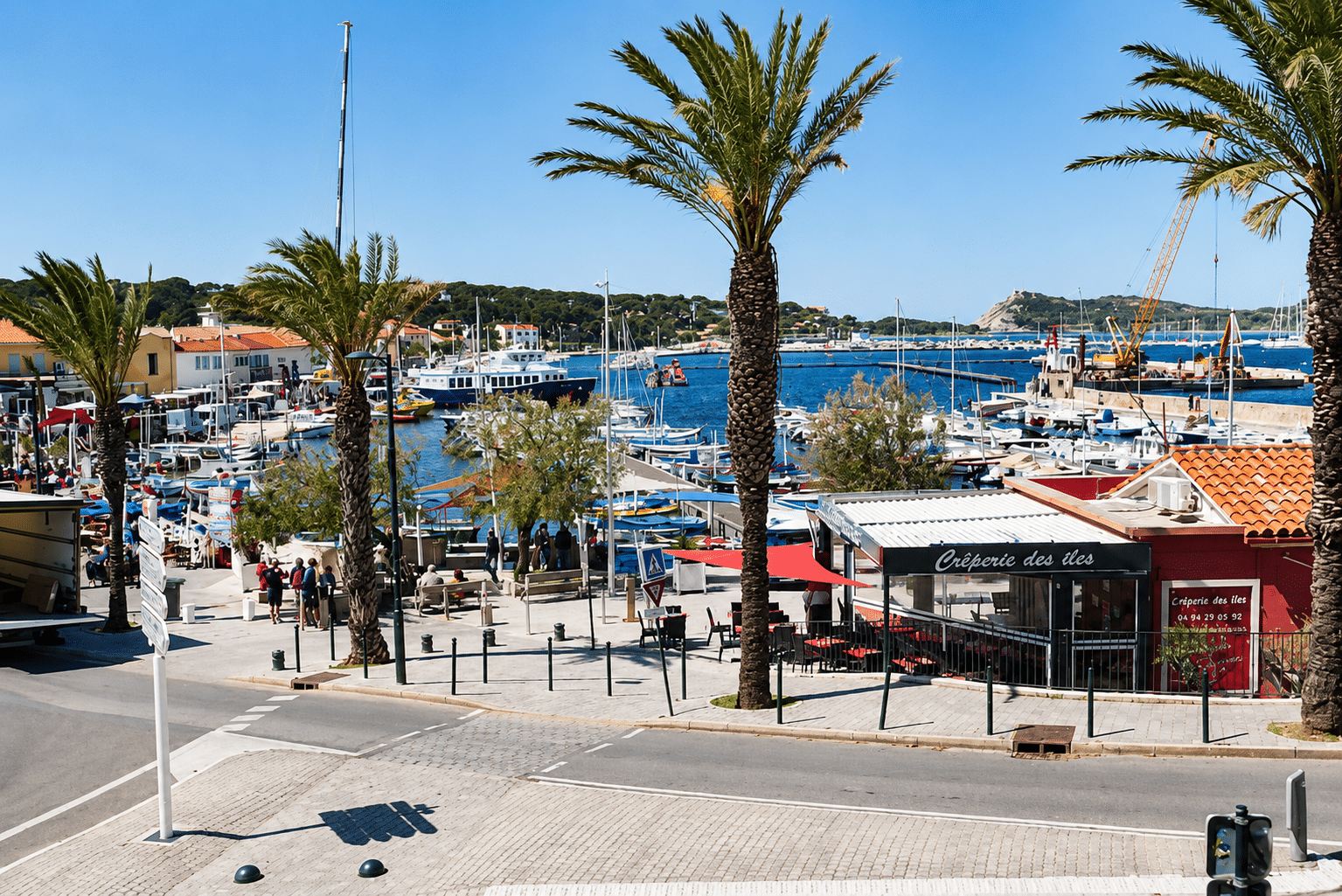 Ambiance du Brusc, quartier prisé de Six-Fours-les-Plages