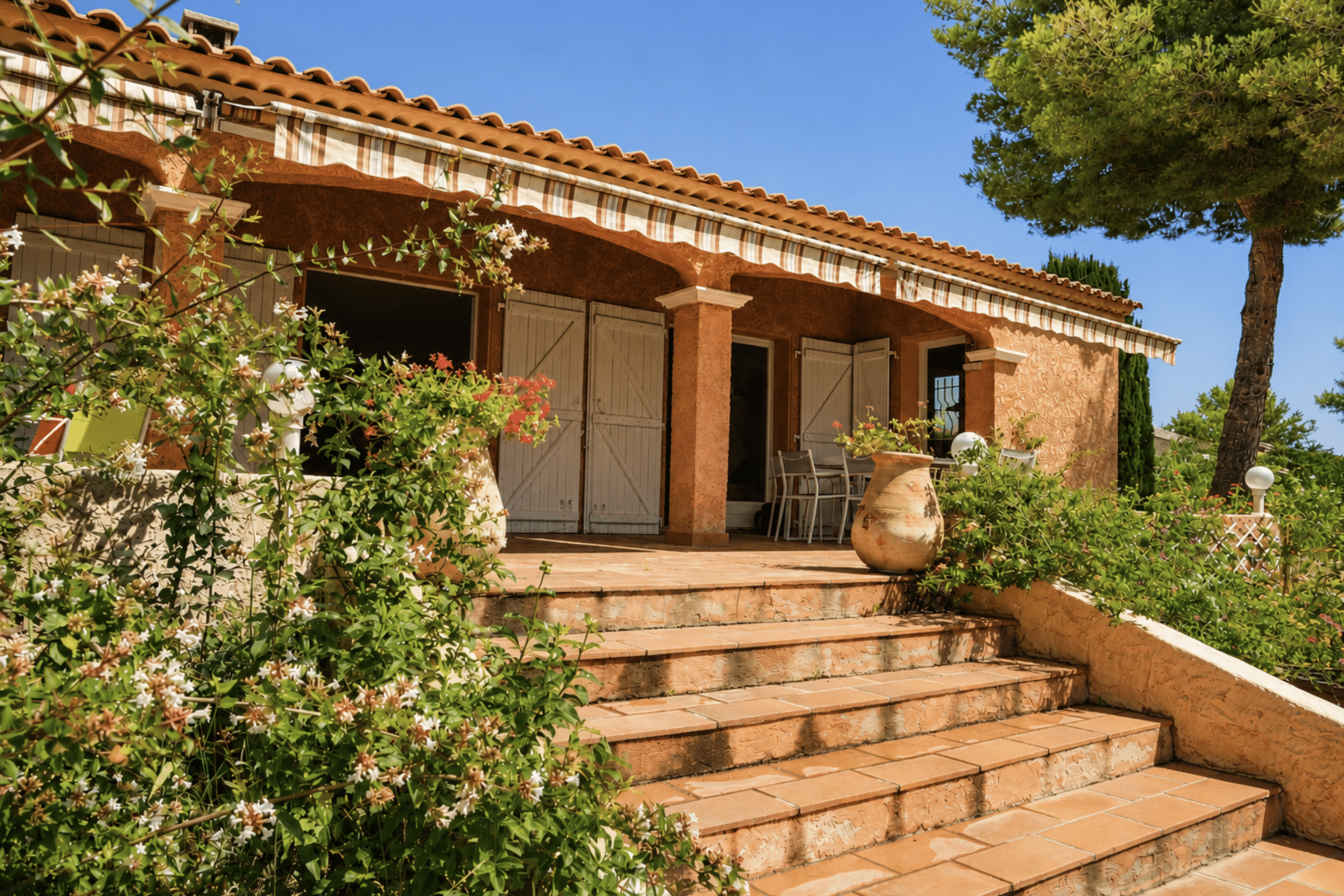 Maison à vendre à La Cadière-d'Azur, villa provençale de plain-pied — Maison & Vous