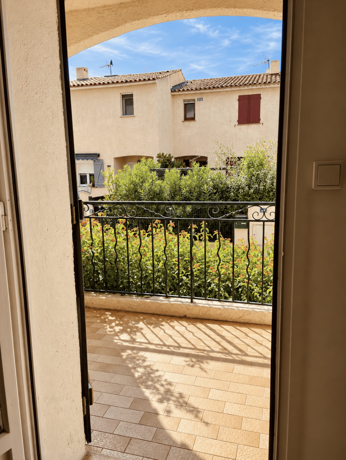 Achat studio Sanary-sur-Mer, investissement locatif à pied du port, Maison & Vous