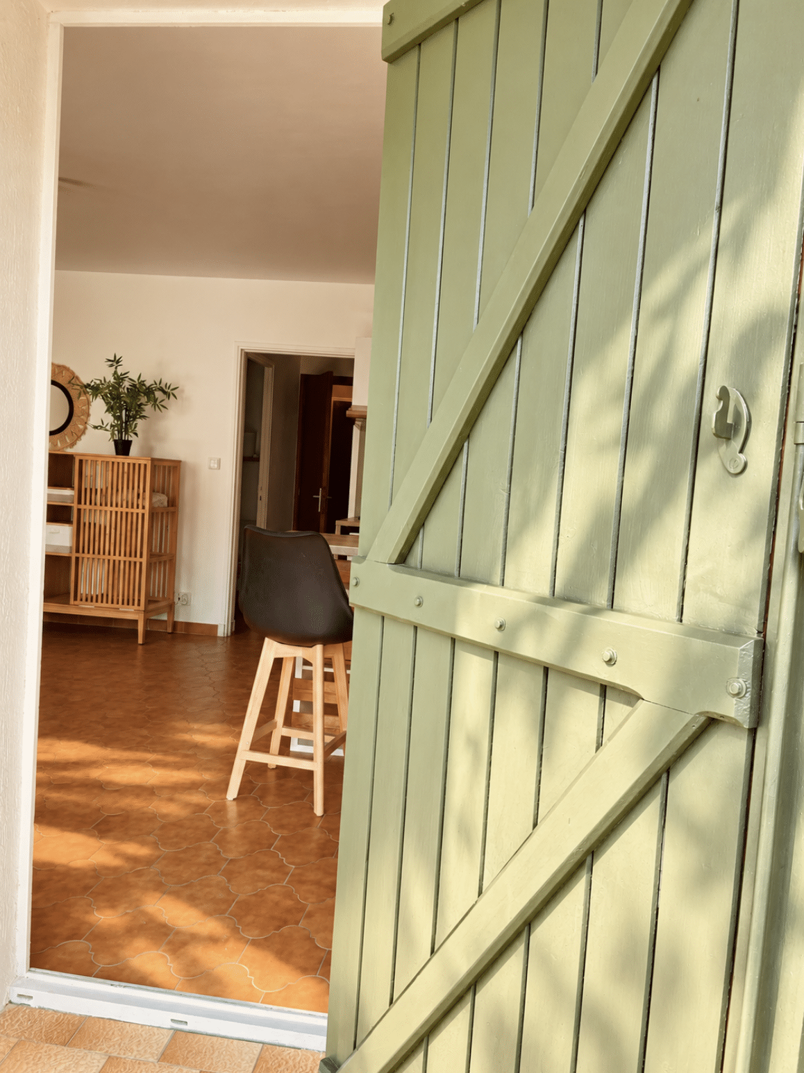 Studio à vendre Sanary-sur-Mer, 30 m² avec pièce de vie lumineuse, Maison & Vous
