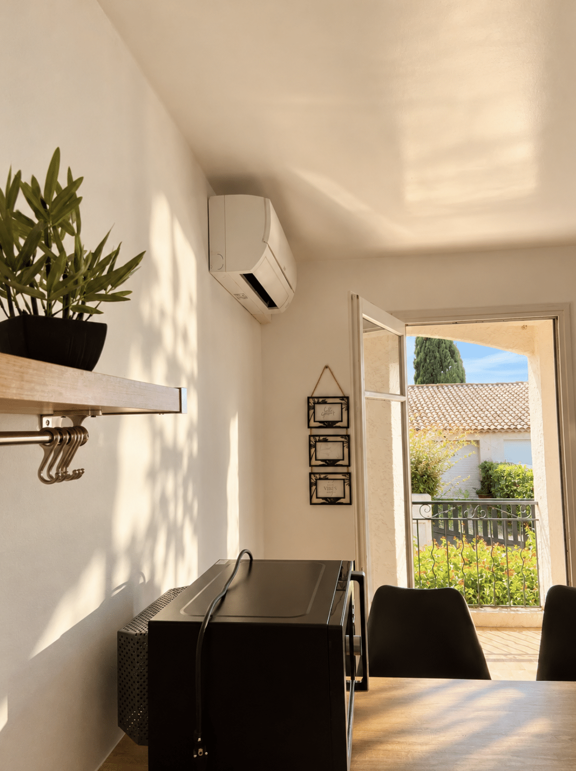 Studio en vente à Sanary-sur-Mer, centre-ville et port à moins de 10 minutes à pied, Maison & Vous