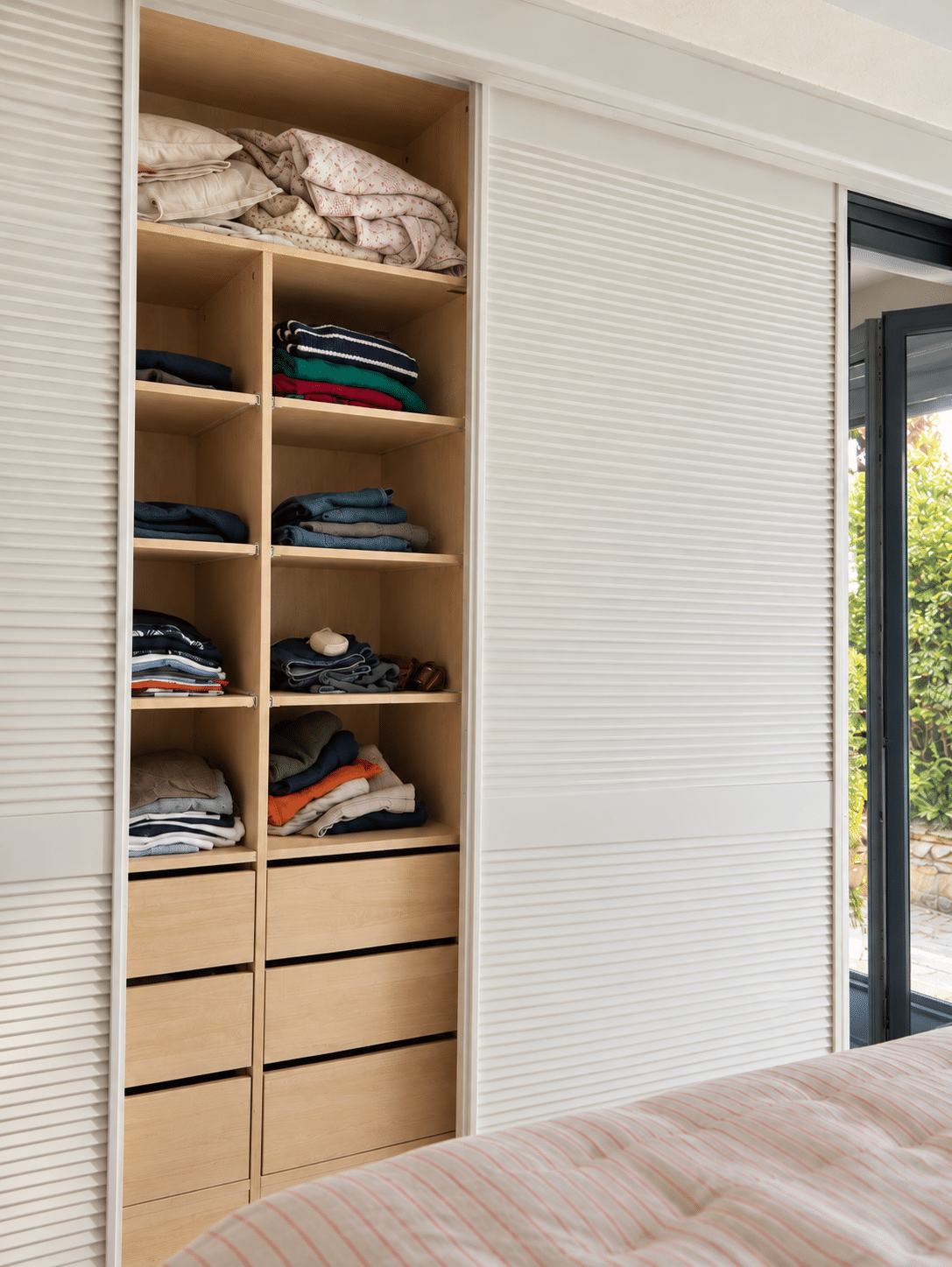 Villa d'architecte à vendre au Castellet : rangements · Maison & Vous